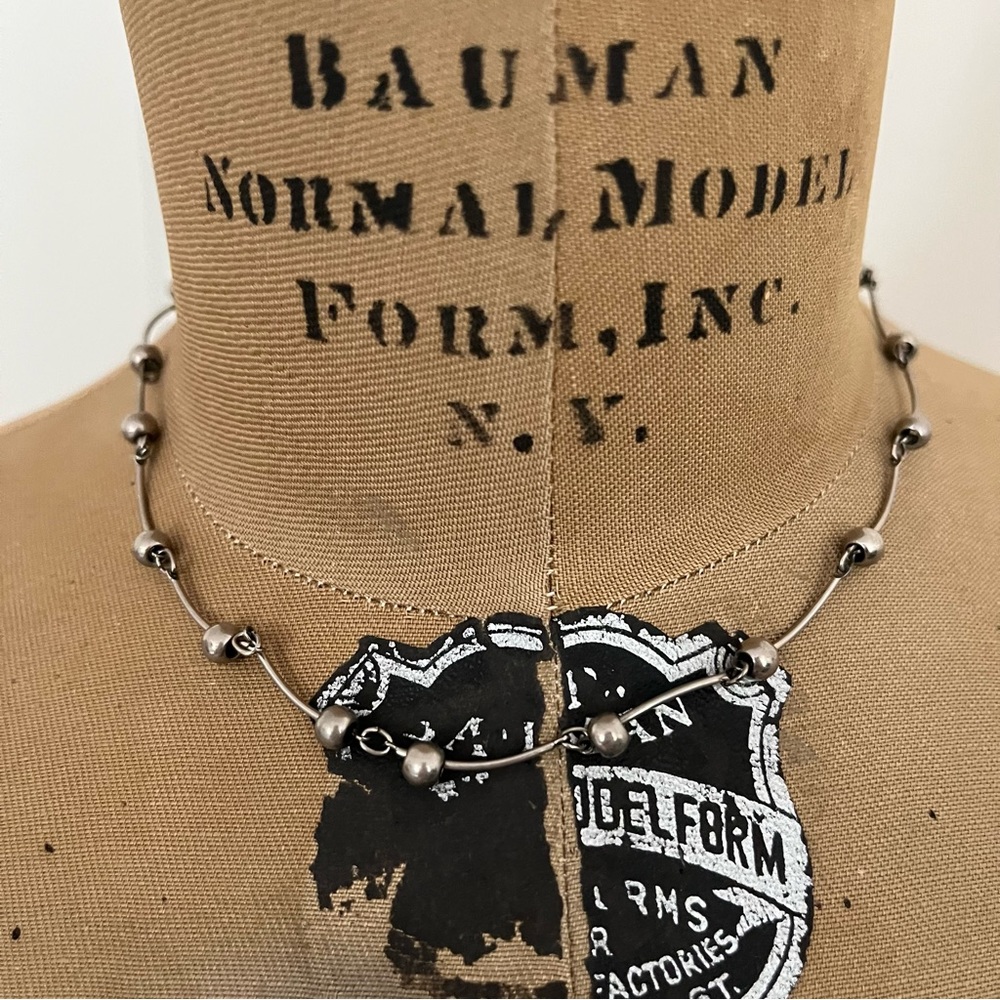 2/$20 Express Women’s Bead and Bar Choker